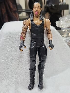 WWE 2017 THE UNDERTAKER ACTION FIGURE